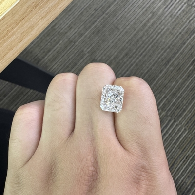 주문 6.56카라트 광택 절단 다이아몬드 실험실 자란 SI1 맑음 F 색상 online manufacture