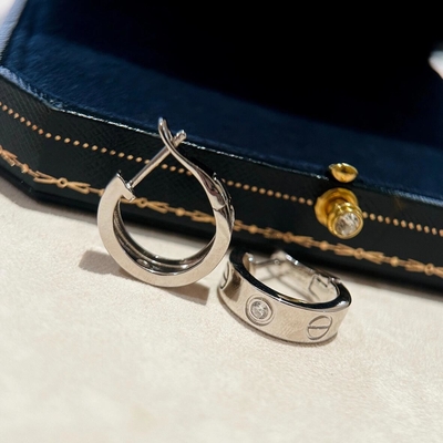 OEM ODM 고금 귀걸이 18k 천연 다이아몬드 사랑 귀걸이 AU750